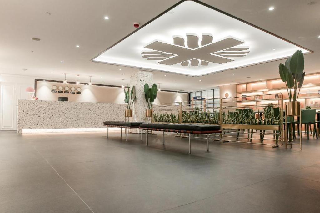 Caritas Oswald Cheung International House Hotel Hongkong Buitenkant foto
